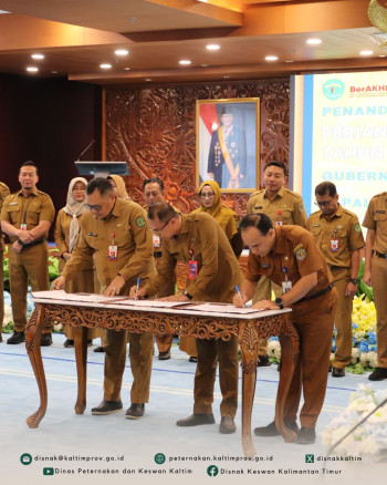 Penandatanganan Kinerja 2026 Bersama Gubernur, DPKH Kaltim Raih Penghargaan Budaya Kerja