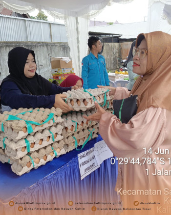 DPKH Kaltim Sediakan Telur Lokal Harga Terjangkau di Pagelaran  Gerakan Pangan Murah (GPM)